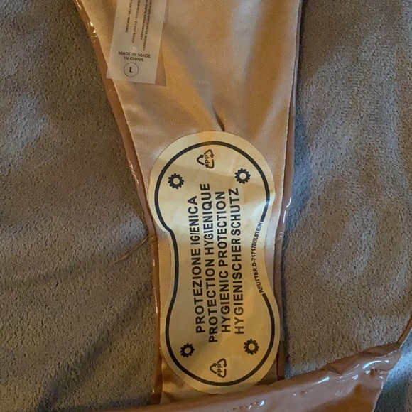 Brand new bikini - Picture 2 of 4